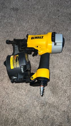 Dewalt 15 degree coil siding and fencing nailer like new used for one project