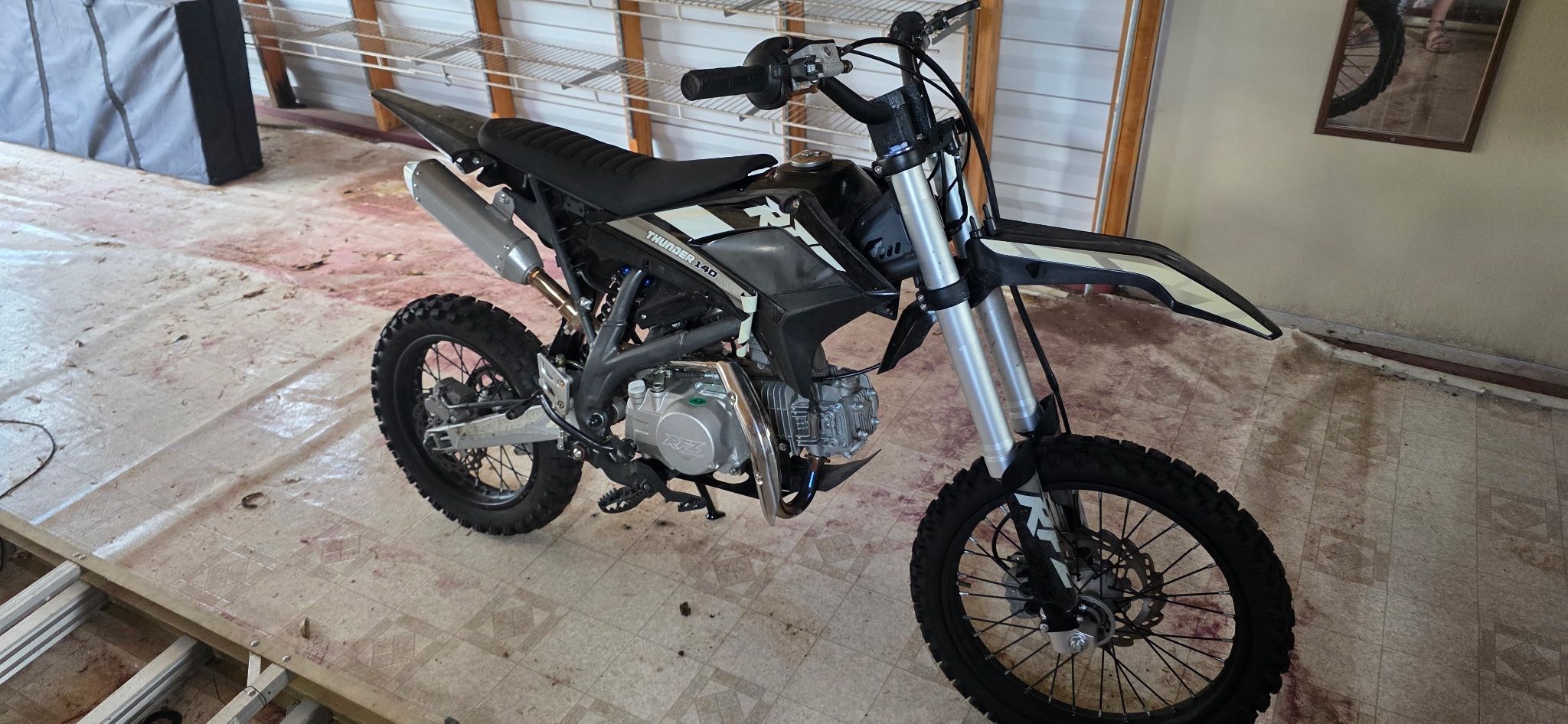 2025 140cc 4 Stroke Dirt Bike
