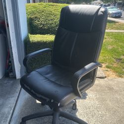 Black Rolling Office Chair