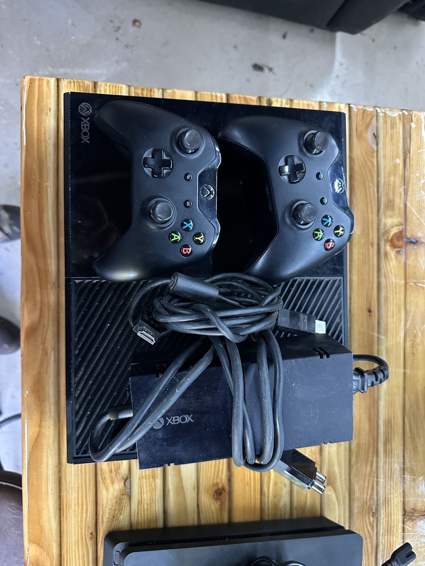 Xbox One Bundle w/games 