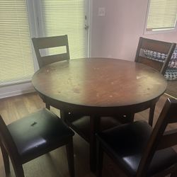 Dining Table Set – 4 Chairs – MUST GO