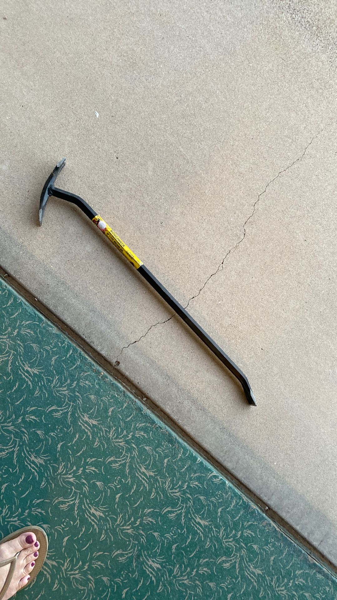 Roughneck 30 Inch T Type Wrecking Bar