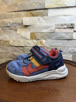 Child’s Sz 8M Stride Rite Made2Play Player sneakers Shoes Blue Red Yellow EUC