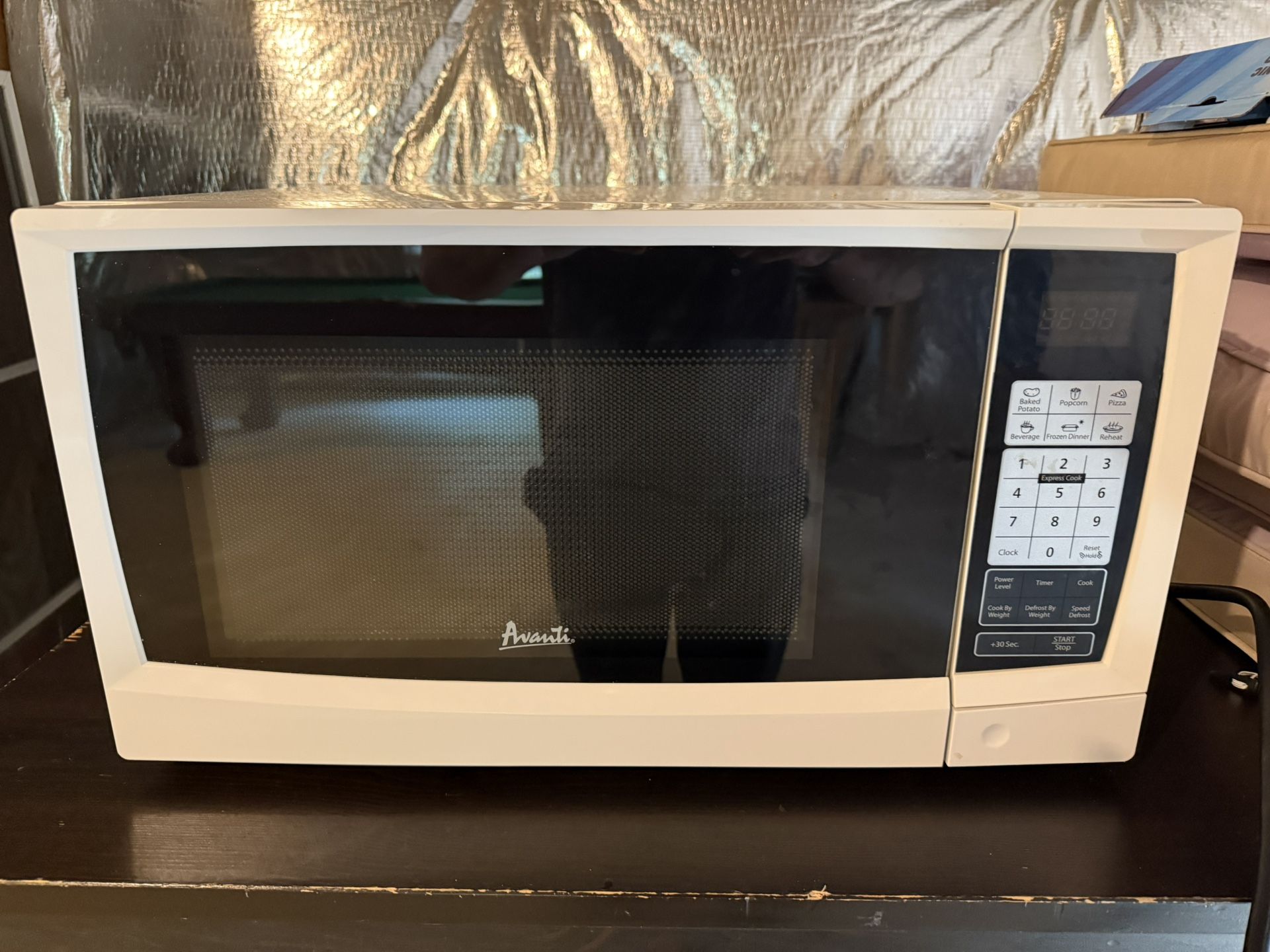 White Avanti Microwave
