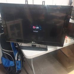 LG 32" TV MODEL 32LD350-UB