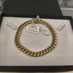 14k Gold Cuban Links Bracelet 19.9 Grams Layaway Available 10%dwon If You Interested Please Make Sure You Ask For Maribel Thank You 