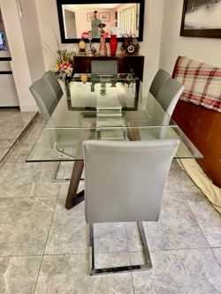 Modern Glass Dining Table & 6 Grey Leatherette Chairs Set — Very Good Condition!