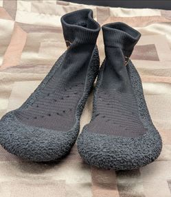 Goat grip slip on shoes