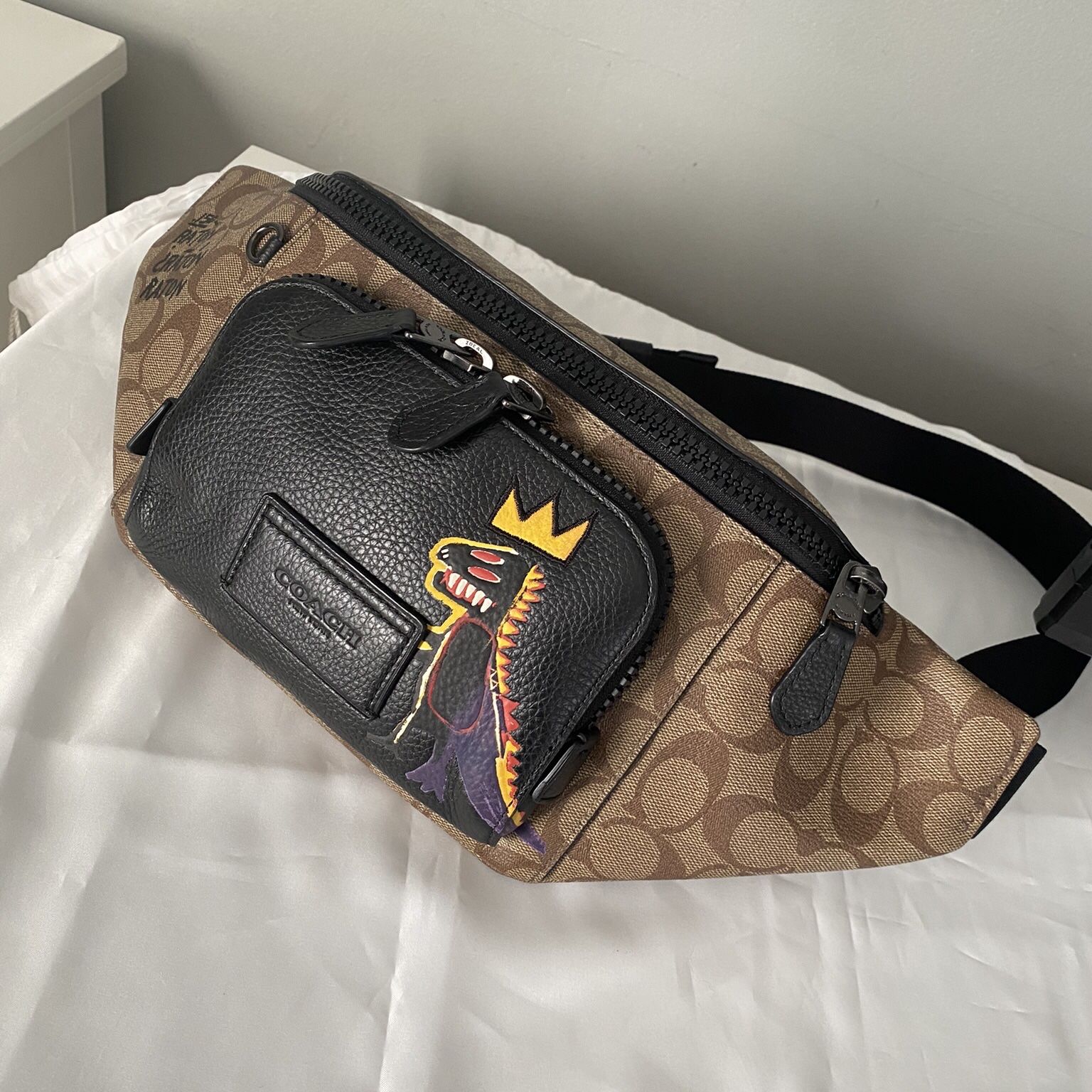ショルダーバッグ COACH x Jean-Michel Basquiat TRACK BELT BAG COACH® Outlet | Coach X Jean Michel Basquiat Track Belt Bag