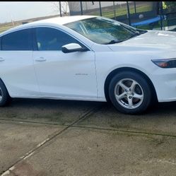 4 ORIGINAL RIMS FOR SALE
✔️ Size: 16”
✔️ Lug Nuts: 5
✔️ Brand: Original Chevrolet Malibu
✔️ Includes center caps
✔️ In good condition
