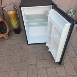 Whirlpool  Mini Refrigerator