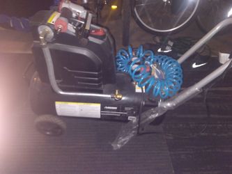 Husky 8 Gallon 135 Psi With Gun Included