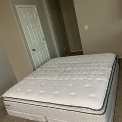 KING SEALY POSTUREPEDIC MATTRESS AND FREE LOW PROFILE BOX SPRINGS 