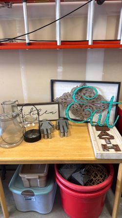Home Decor Signs and Accessories Lot