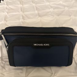 MICHAEL KORS | Lautner Nylon Utility Sling Pack