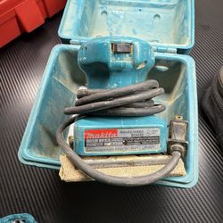 MAKITA BO4552 FINISHING PALM SANDER & CASE - No Dust Bag