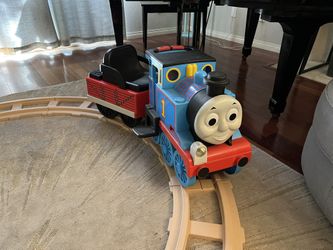 Thomas The Train - Battery Powered Track Ride