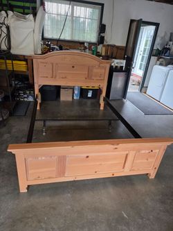 Queen size wood bed frame