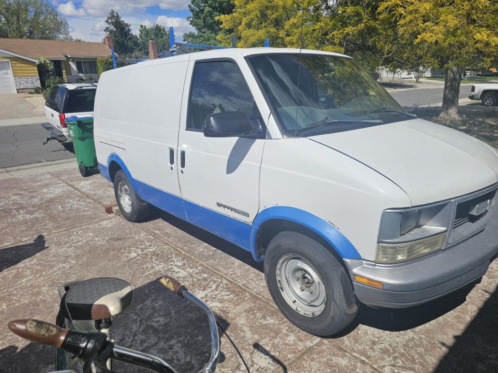 1998 GMC Safari Cargo Van