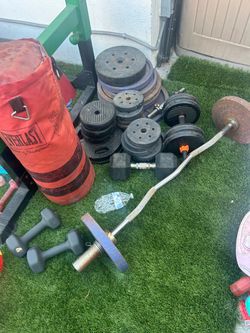 Metal plates for weightlifting