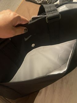 Nike One Luxe Tote for Sale in Los Angeles, CA - OfferUp