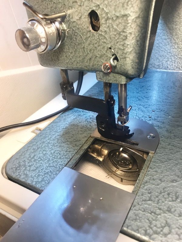 THOMPSON MINI WALKING FOOT PW 103AGBP SEWING MACHINE / CASE for Sale