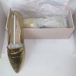New In Box Gold Flats