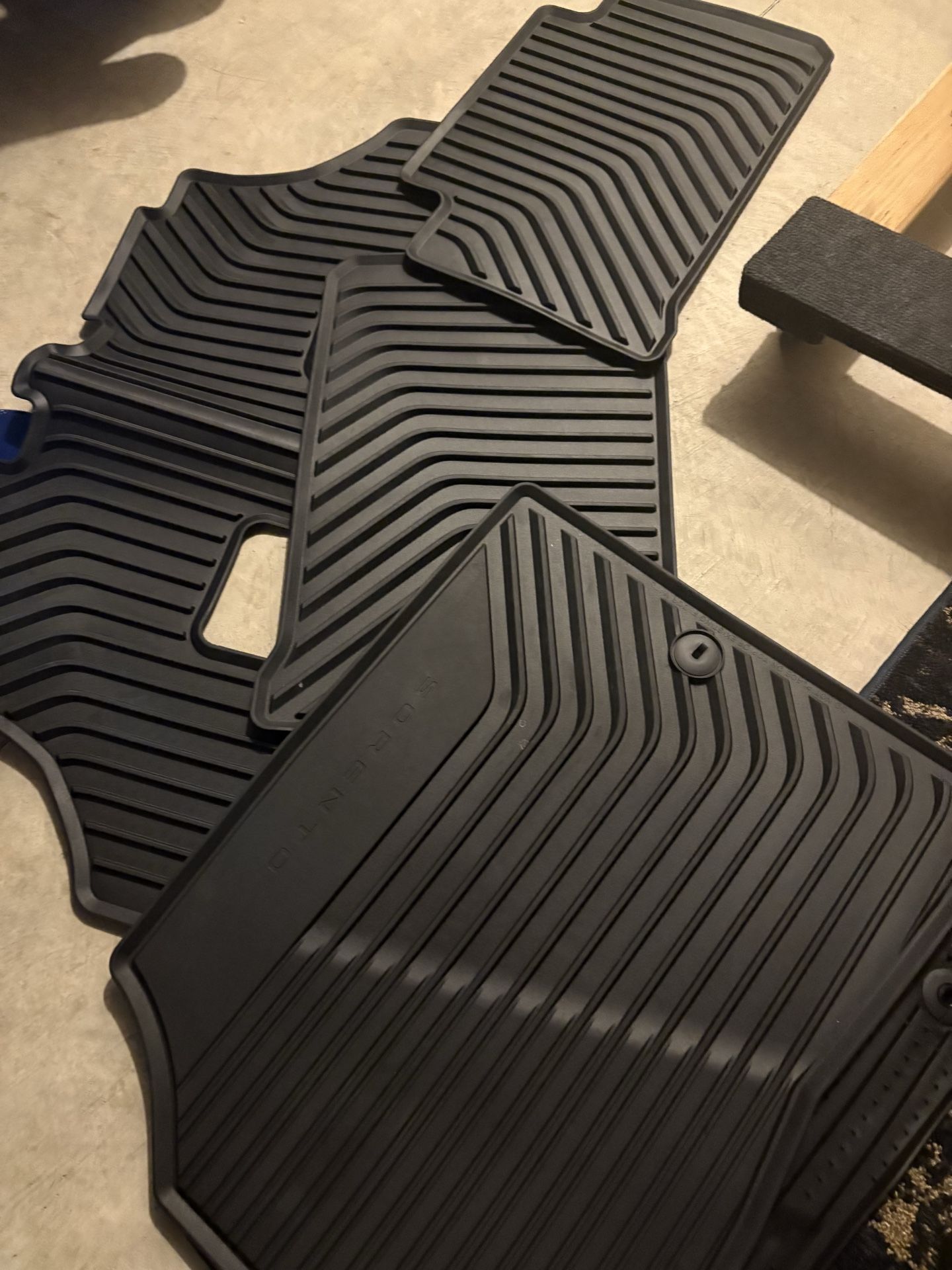 Kia Sorrento mats Brand New