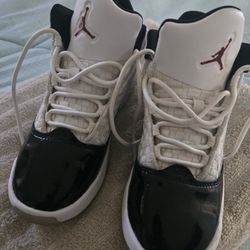 Jordan's Size 5 Y 