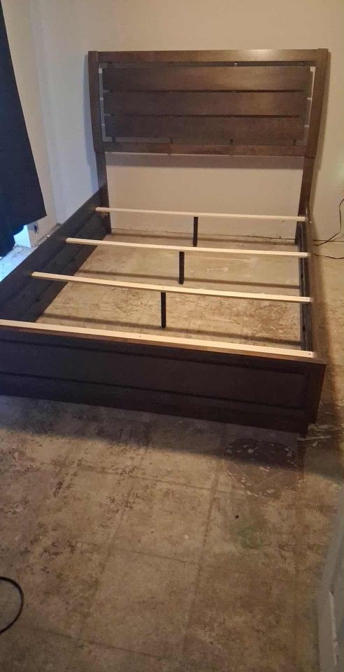 Darn Brown Wooden Queen Bed