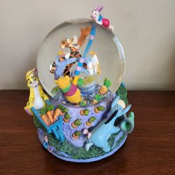 Disney Winnie The Pooh Snow Globe