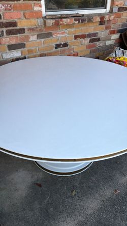 Ballard Designs Casa Florentina 60" Round Pedestal Dining Table