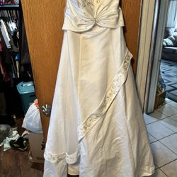 New Never Used Wedding Dress