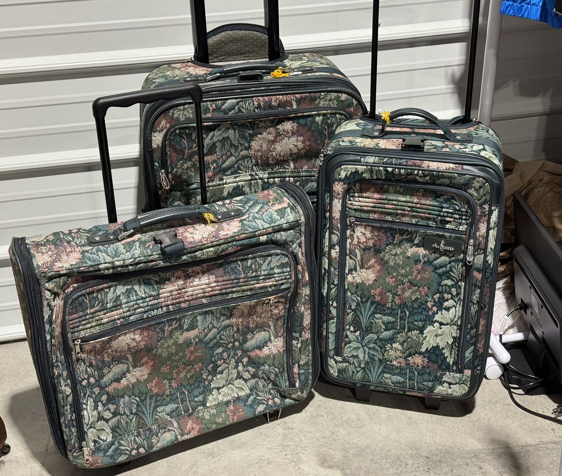 Estate Find! Elegant VINTAGE ATLANTIC 3-Piece Floral Rolling Luggage Collection