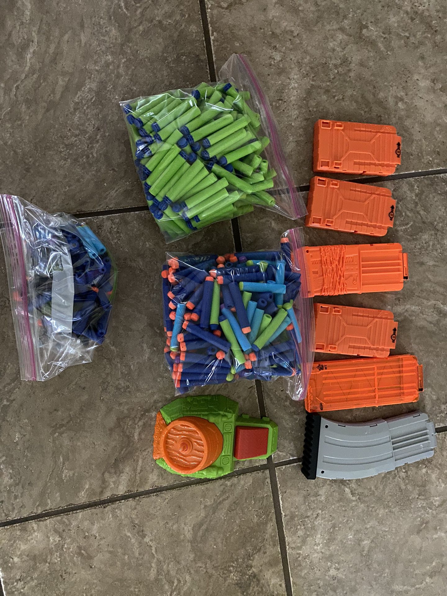 Lot Of Nerf Guns And Bullets (price negotiable)