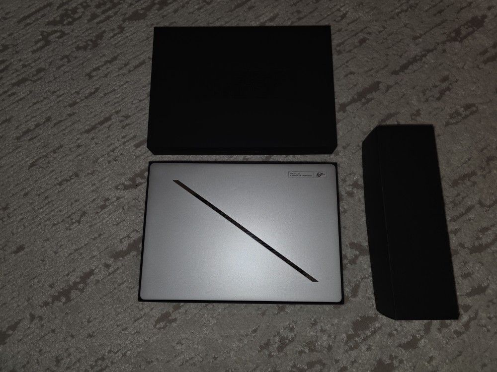 2024 Asus Zephyrus G14 OLED Gaming Laptop (4060/8945HS/16GB/1TB SSD)