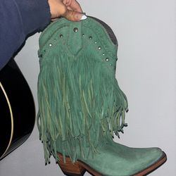 Women’s size 7 1/2 Genuine Bovine Leather Boots