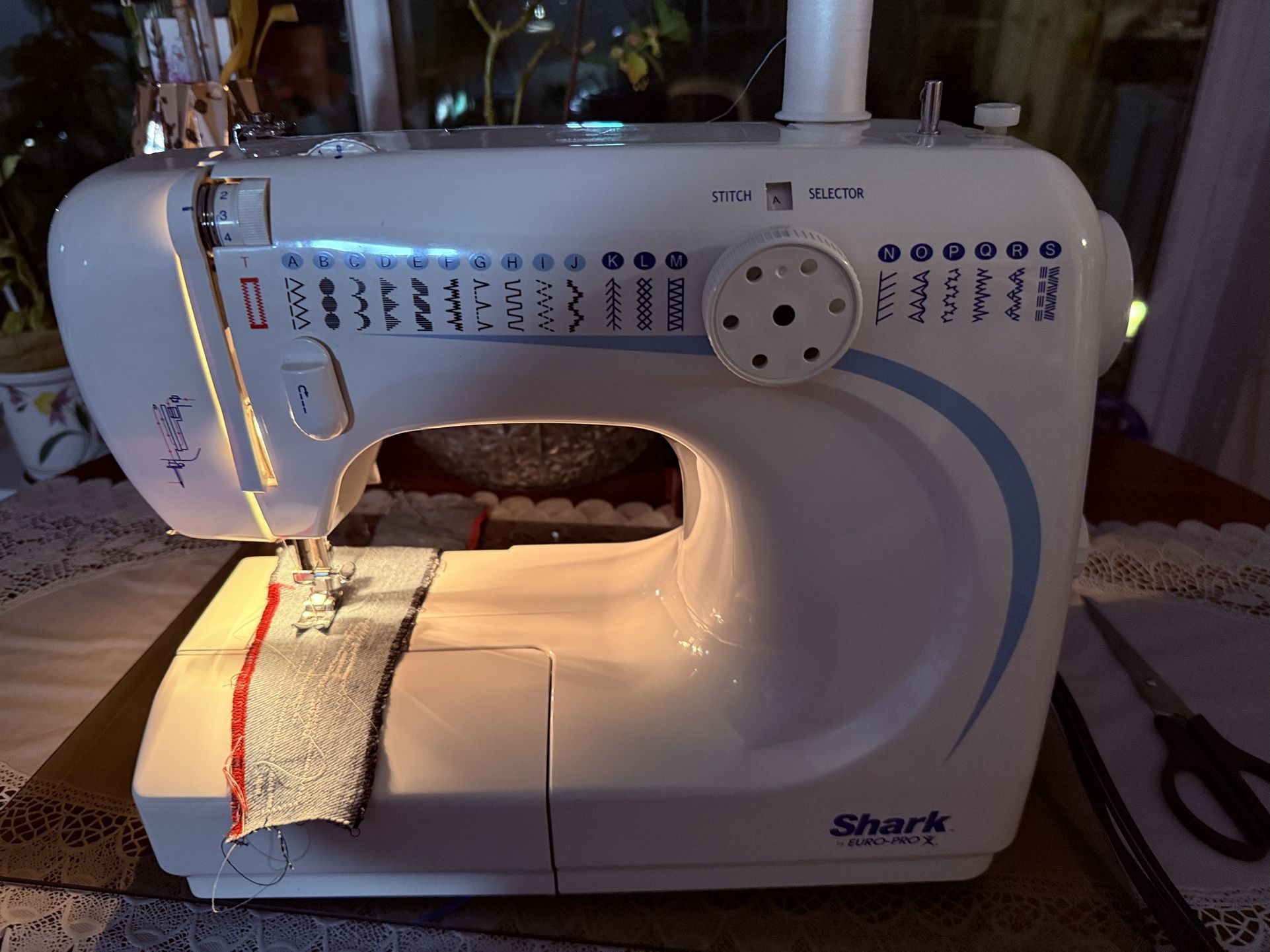 Máquina de coser Shark By Euro Pro X, modelo 384, nueva en caja, función de 60 puntadas