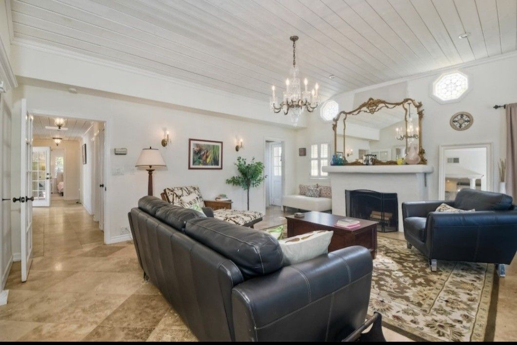 Moving Estate Sale SUNDAY NOV .3  9 Am -3om 2051 RIVIERA RD VISTA