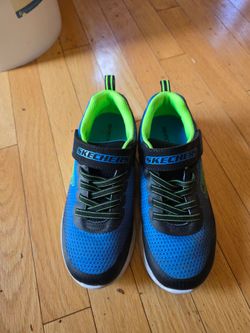 Skechers Kids Sneakers – Size 3.5