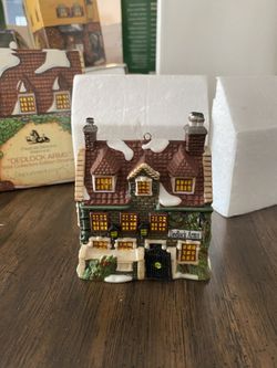 Dept 56 “Dedlock Arms” Ornament 