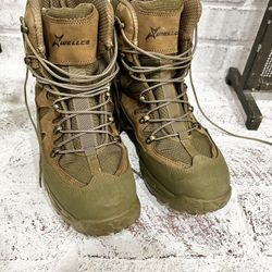 Wellco Military Hiking Boots Size 9