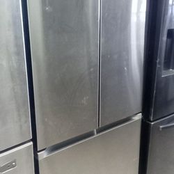 ✅ Samsung Refrigerator FREE DELIVERY ⏳TOTAL PRICE$500SEND YOUR MESSAGE 🔥