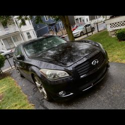 2012 Infiniti M37