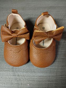 Children's Shoes Size 4