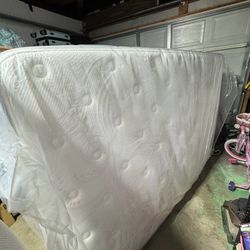 Free Used Queen Size Spring Mattress 