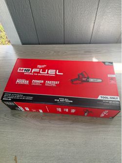 Milwaukee M18 FUEL 18V Lithium-Ion Brushless Battery 8 in. HATCHET Pruning Saw (Tool-Only)