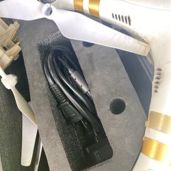 Dji phantom 3 pro For Parts Or Repairable