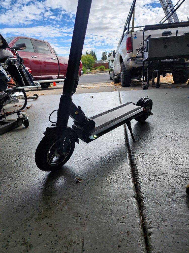 Fluid HORIZON Electric Scooter