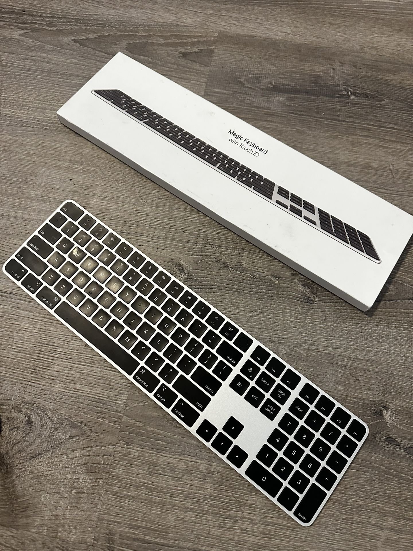 Magic Keyboard 2 (with touch ID)
